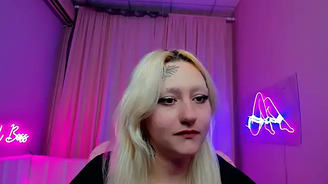 JuliaSharkk online show from 30, 9, 2025