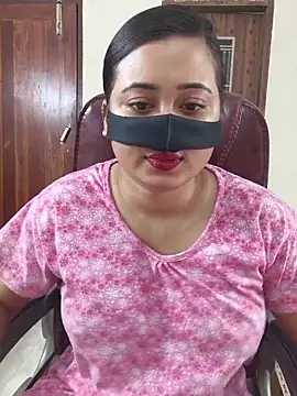 Love Queen11 online show from 18, 4, 2026