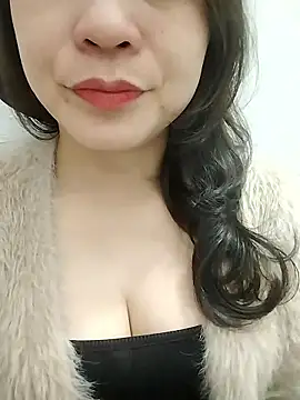 Girl Shy2000 online show from 14, 1, 2026