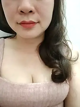 Girl Shy2000 online show from 1, 3, 2026