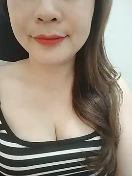 Girl Shy2000 online show from 15, 5, 2026