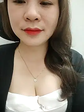 Girl Shy2000 online show from 28, 2, 2026