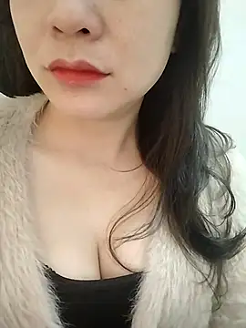 Girl Shy2000 online show from 13, 1, 2026