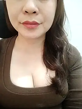 Girl Shy2000 online show from 13, 3, 2026