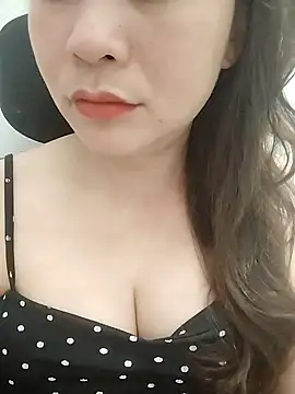 Girl Shy2000 online show from 1, 5, 2026
