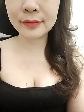 Girl Shy2000 online show from 26, 4, 2026