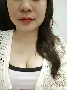 Girl Shy2000 online show from 28, 3, 2026