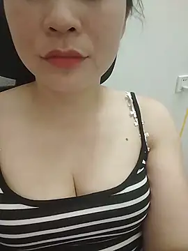 Girl Shy2000 online show from 20, 5, 2026