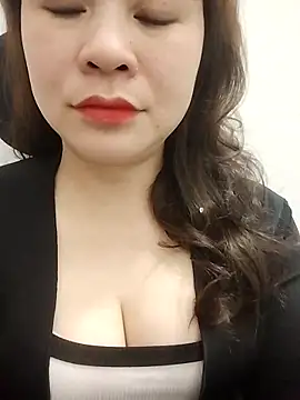 Girl Shy2000 online show from 26, 2, 2026