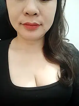 Girl Shy2000 online show from 23, 2, 2026