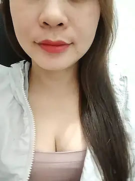 Girl Shy2000 online show from 28, 11, 2025