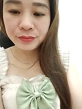 Girl Shy2000 online show from 10, 10, 2025