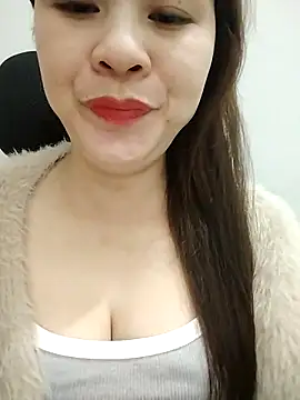 Girl Shy2000 online show from 4, 12, 2025