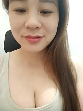 Girl Shy2000 online show from 31, 10, 2025