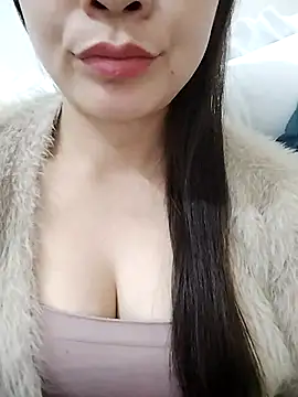 Girl Shy2000 online show from 23, 11, 2025