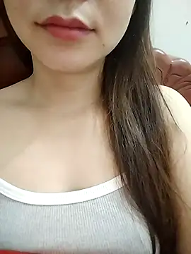 Girl Shy2000 online show from 24, 10, 2025