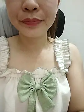 Girl Shy2000 online show from 9, 11, 2025