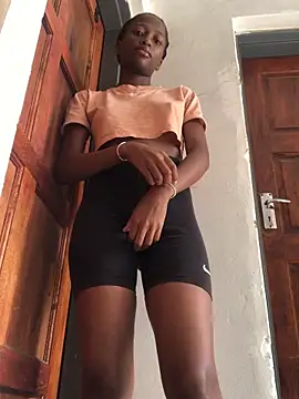 Caramel102004 online show from 4, 4, 2026