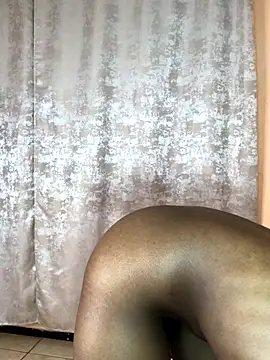 Caramel102004 online show from 3, 10, 2025