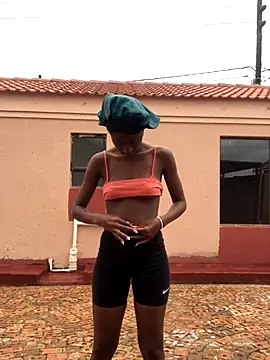 Caramel102004 online show from 19, 12, 2025