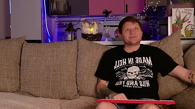 Crystal Neko online show from 3, 4, 2026