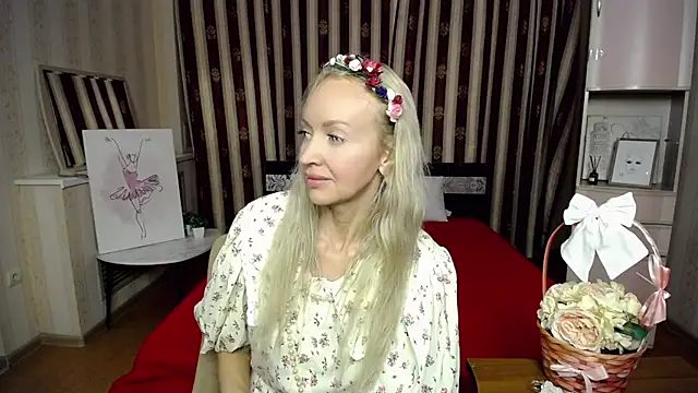 Snapshot of horny_blonds chatting on 27, 11, 2025 horny blonds online show from 27, 11, 2025