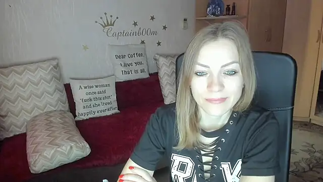 Tiffany Bates online show from 8, 10, 2025