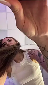 Luna Olsen online show from 12, 2, 2026