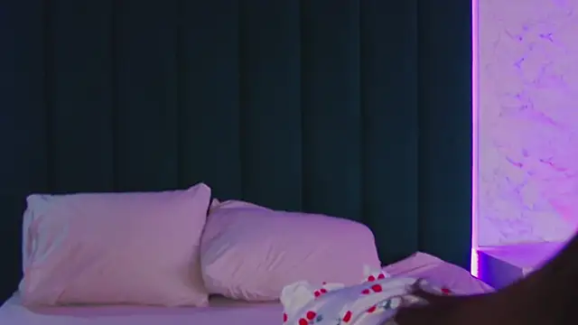 Luna Olsen online show from 8, 3, 2026