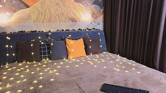 MilaYumi online show from 25, 3, 2026