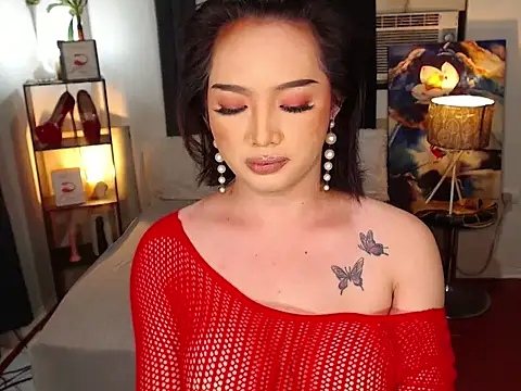 xXCompassionateLoveXx online show from 18, 10, 2025