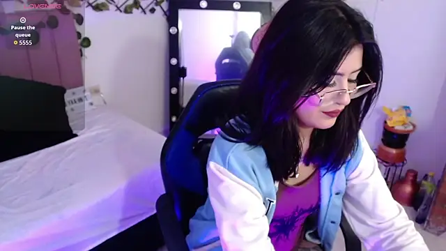 isa bunny18 online show from 8, 11, 2025