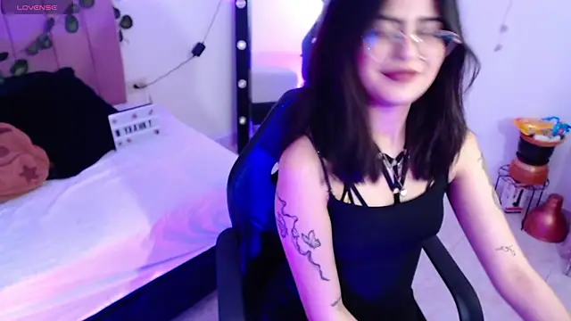 isa bunny18 online show from 5, 11, 2025