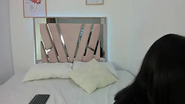 lissastone online show from 8, 10, 2025