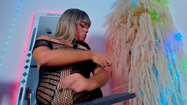 Tiffany deluxe online show from 16, 12, 2025