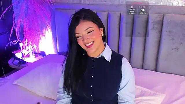 EmmaBlossom online show from 8, 10, 2025