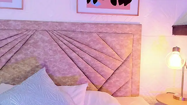 Snapshot of EmmaBlossom chatting on 3, 2, 2026 EmmaBlossom online show from 3, 2, 2026