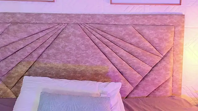 Snapshot of EmmaBlossom chatting on 11, 2, 2026 EmmaBlossom online show from 11, 2, 2026