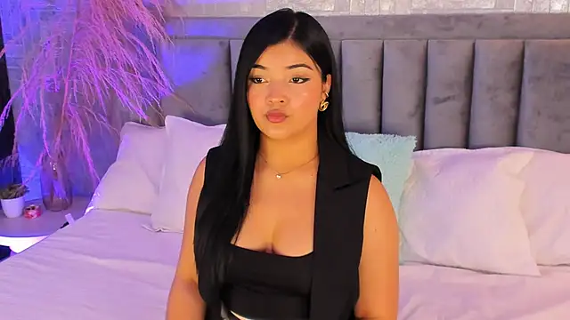 EmmaBlossom online show from 7, 11, 2025