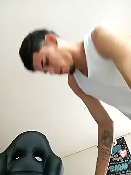 Snapshot of Pingasaboy20 chatting on 18, 11, 2025 Pingasaboy20 online show from 18, 11, 2025