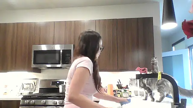 Snapshot of Elyrisse chatting on 26, 10, 2025 Elyrisse online show from 26, 10, 2025