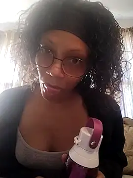 MrsToniTone online show from 24, 11, 2025