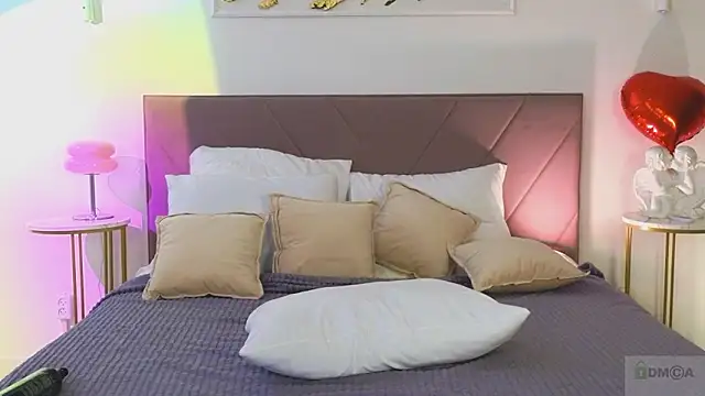 Nicole Broown  online show from 20, 2, 2026