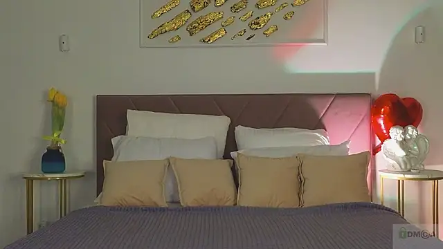 Nicole Broown  online show from 13, 3, 2026