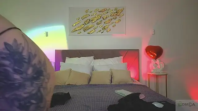 Nicole Broown  online show from 15, 2, 2026