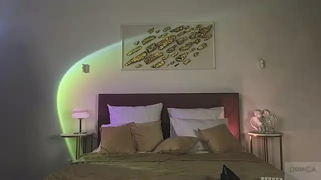 Nicole Broown  online show from 26, 10, 2025