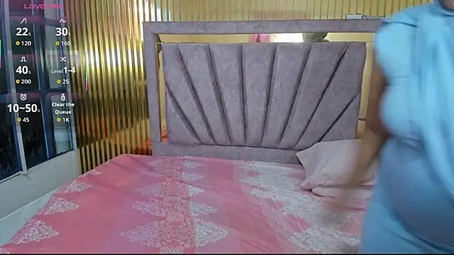 Amyra Rasi online show from 15, 12, 2025