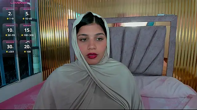 Amyra Rasi online show from 17, 11, 2025