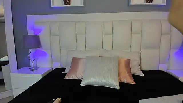 LilianGomez  online show from 11, 10, 2025