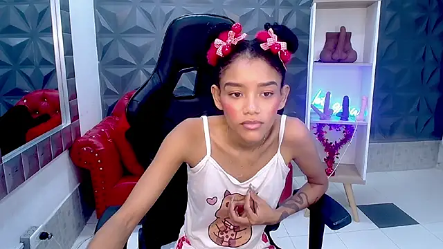 adisson petite1 online show from 21, 2, 2026